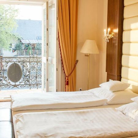 Hotel Kristaly Imperial تاتا المظهر الخارجي الصورة