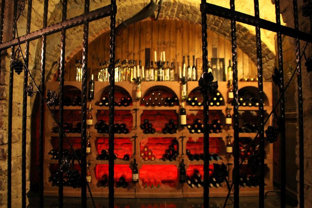 Hotel Kristaly Imperial تاتا المظهر الخارجي الصورة