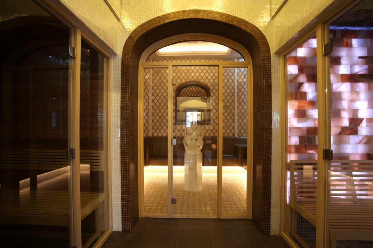 Hotel Kristaly Imperial تاتا المظهر الخارجي الصورة