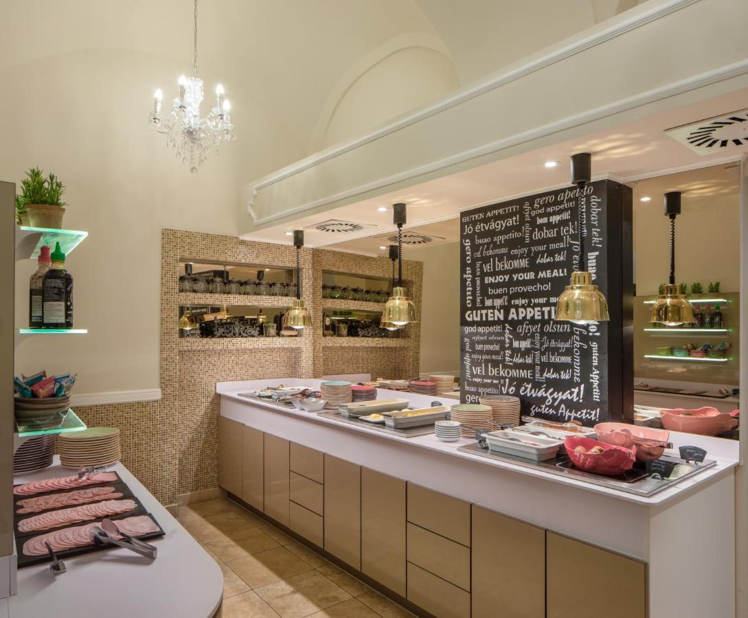Hotel Kristaly Imperial تاتا المظهر الخارجي الصورة